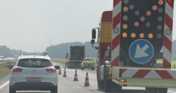 Lange file op A7 tussen Leek en Frieschepalen wegens defecte vrachtwagen