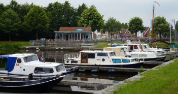 Foutparkeerders Nienoordshaven Leek tijdens zomerse dagen