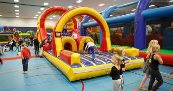 Streep door SpeelParadijs Leek
