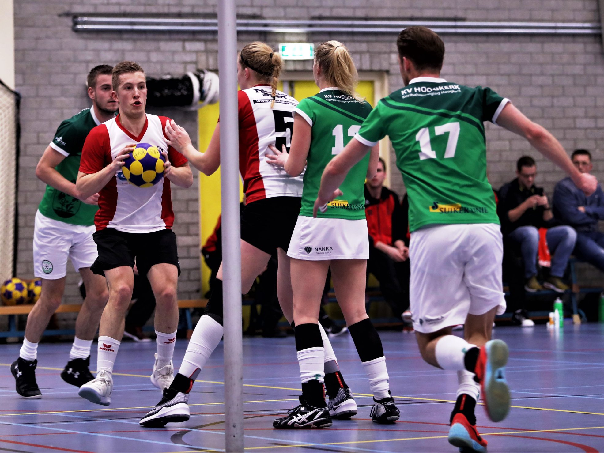 OWK pakt nu wel de punten in derby - InfoLeek
