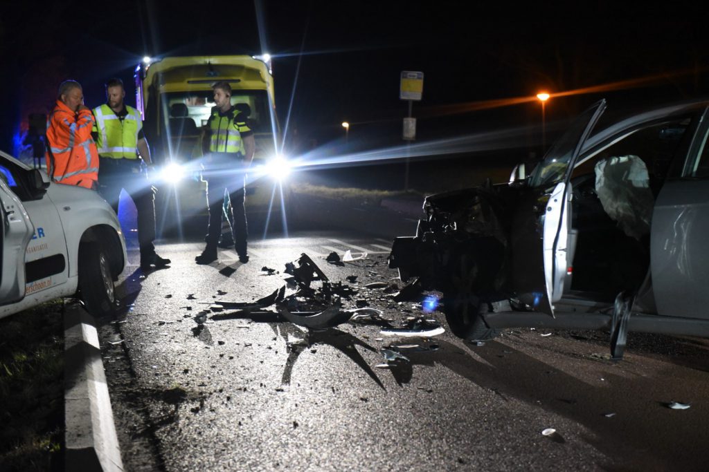 Frontale aanrijding op Kromme Kolk in Zevenhuizen - InfoLeek