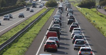 Filmende automobilisten langs kettingbotsing A7 kunnen bekeuring verwachten