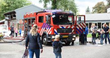 Brandweerdag in Familiepark Nienoord met Marshall van PAW Patrol