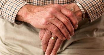 Hoe seniorvriendelijk zijn de politieke partijen in het Westerkwartier?