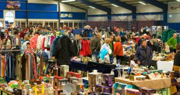 Vlooienmarkten in Sportcentrum Leek zondag van start