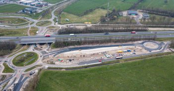 Nieuwe oprit, busperron en delen P+R bij de A7 voorzien van asfalt
