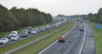 Maximumsnelheid op snelweg overdag naar 100 km/u om stikstofprobleem aan te pakken