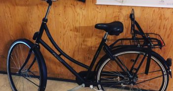 Politie zoekt eigenaar van zwarte damesfiets