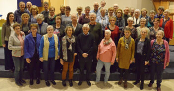 Koor In Between zingt tijdens Kerstmarkt op Nienoord