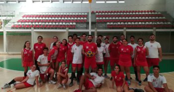 Oefeninterlands korfbal in Leek