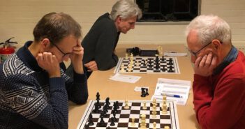 Schaakclub Leek stevig op de derde plaats