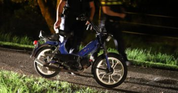 Brommerrijder in kritieke toestand naar ziekenhuis na eenzijdig ongeval in Niebert