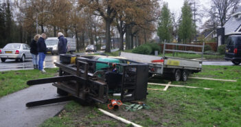 Heftruck gekanteld tijdens werkzaamheden, bestuurder raakt gewond