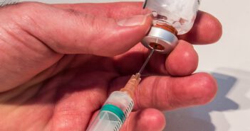 Vervroegde tweede prik voor twaalf- tot en met zeventienjarigen
