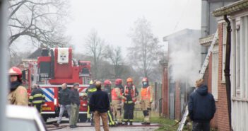 Brand bij trappenfabriek aan de Kruisweg in Marum