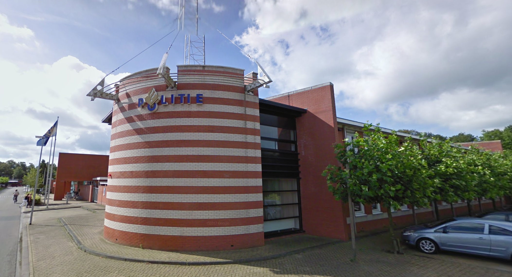 Verdachten van mishandelingen in Grijpskerk melden zich op het politiebureau in Zuidhorn - InfoLeek