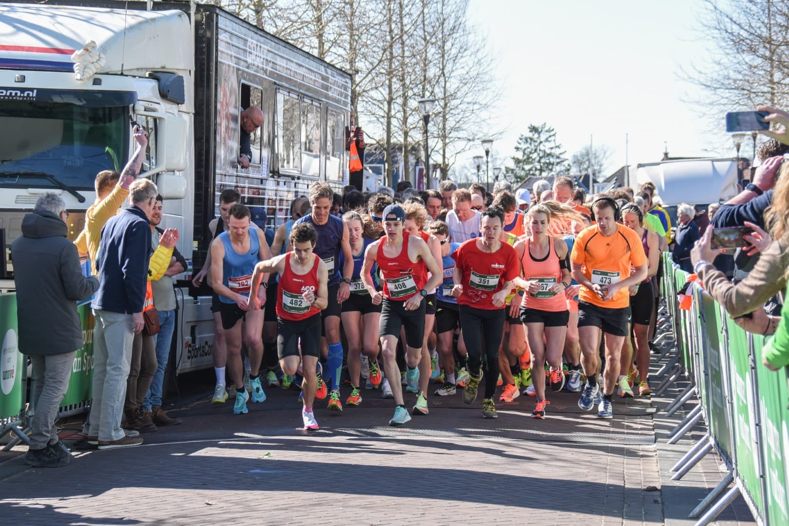 Leekster Lenteloop na 2 jaar afwezigheid een groot succes met zo'n 1000 deelnemers (Update) - InfoLe