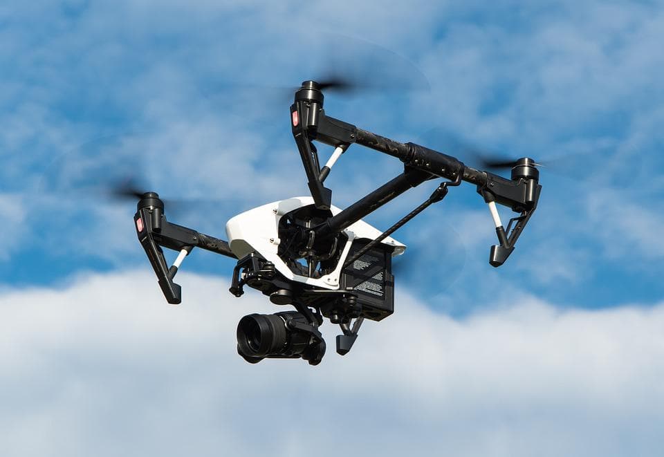 Man uit Tolbert krijgt boete voor illegaal dronevliegen boven politiebureau en bij ziekenhuis in Gro