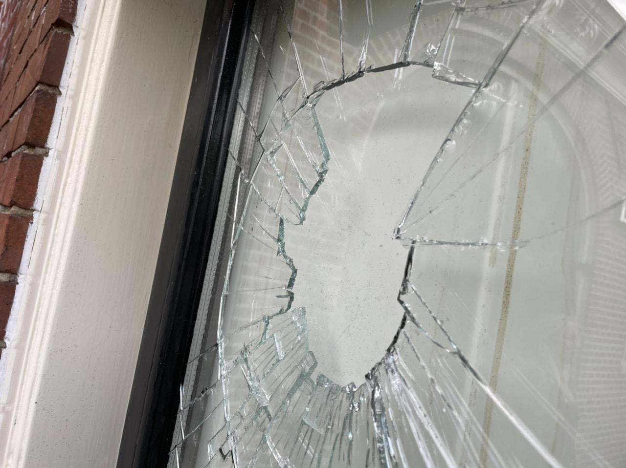 Politie onderzoekt woninginbraak aan George Wilhelmlaan in Leek