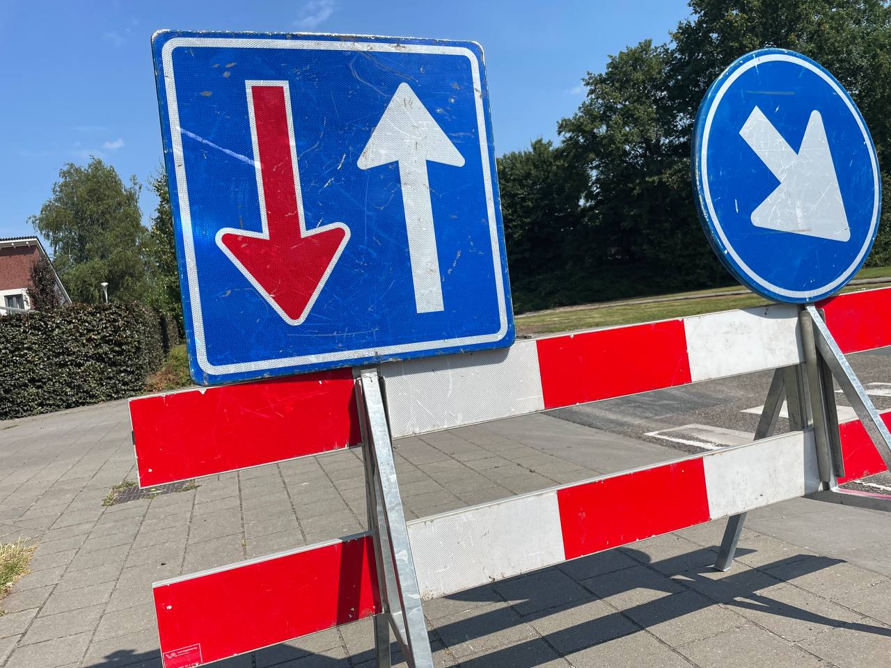 Verkeer opgelet: tijdelijke afsluiting en parkeerverbod rond Koningsfeesten Zuidhorn