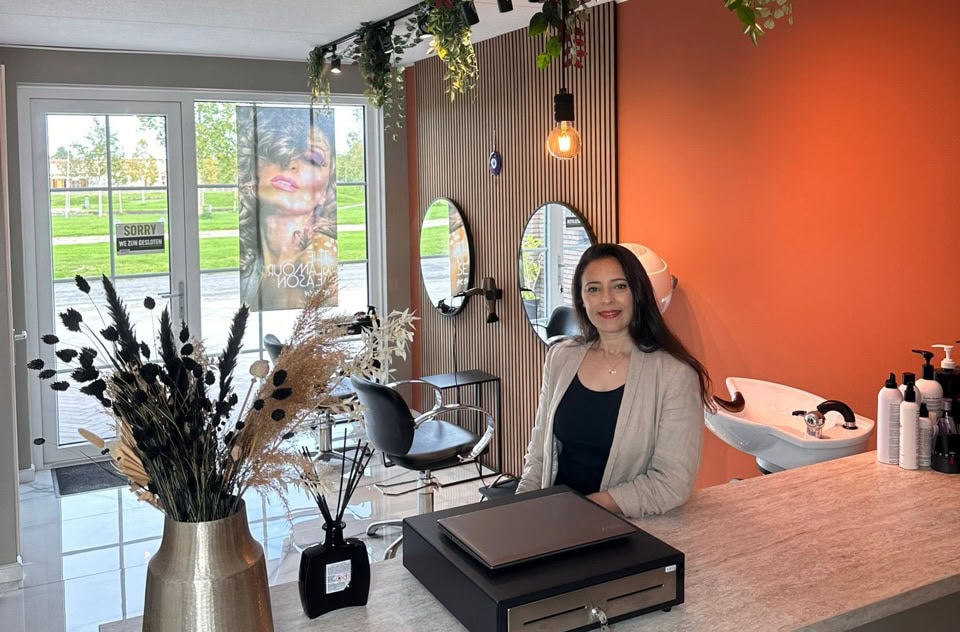 10-jaar knippen in Oostindie: Wijk-kapper viert jubileum