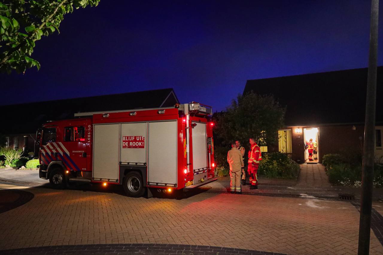 Brandweer Leek breekt wc-deur open en bevrijdt bewoner