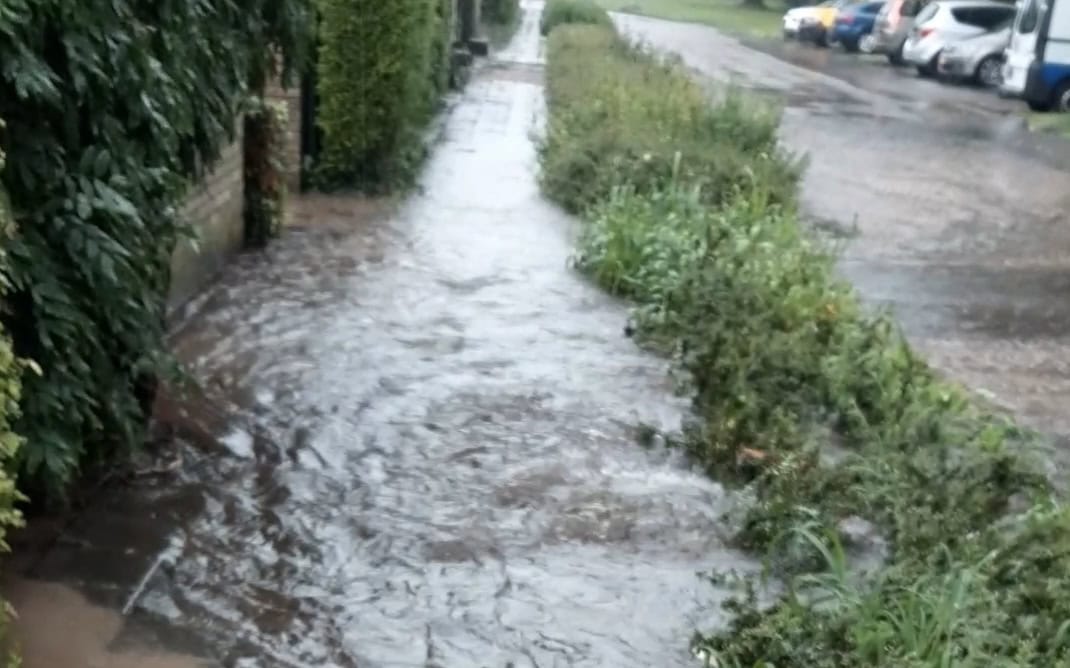 Waterleidingbreuk in Leek zorgt voor tijdelijk geen of minder water