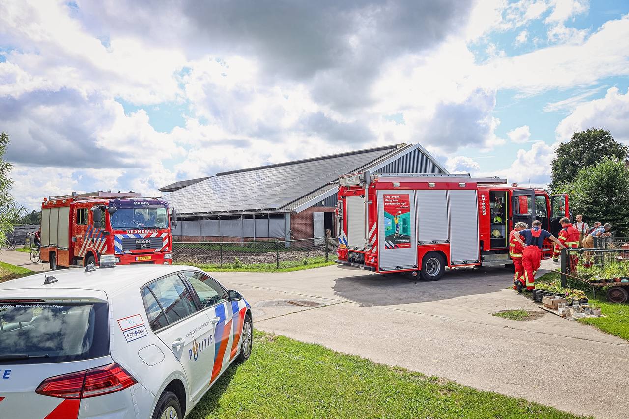 Omvormer vat vlam bij schuur in De Wilp; brandweer Marum en Ureterp gealarmeerd