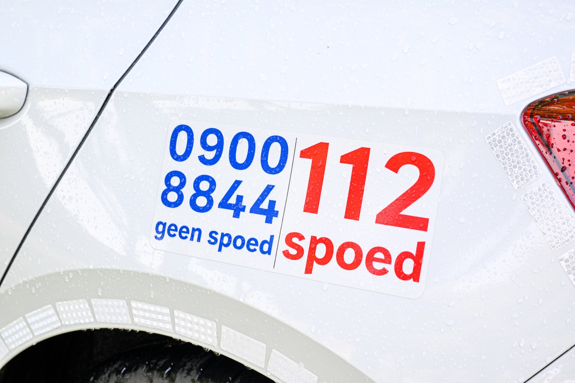 Politie krijgt maandagavond meldingen uit onder andere Zevenhuizen over nepagenten aan de deur