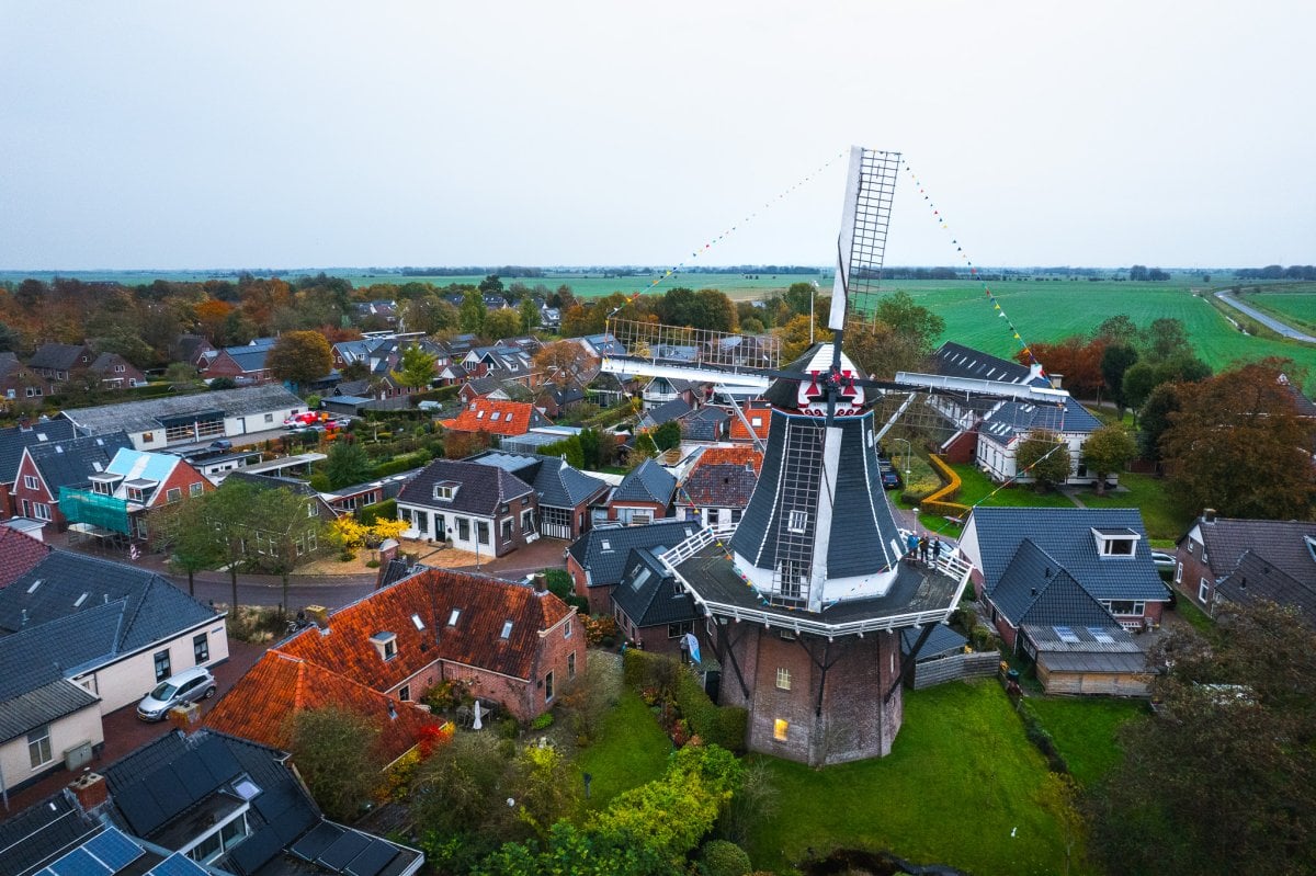 Molen Fortuna in Noordhorn draait weer na asbreuk in juni 2023