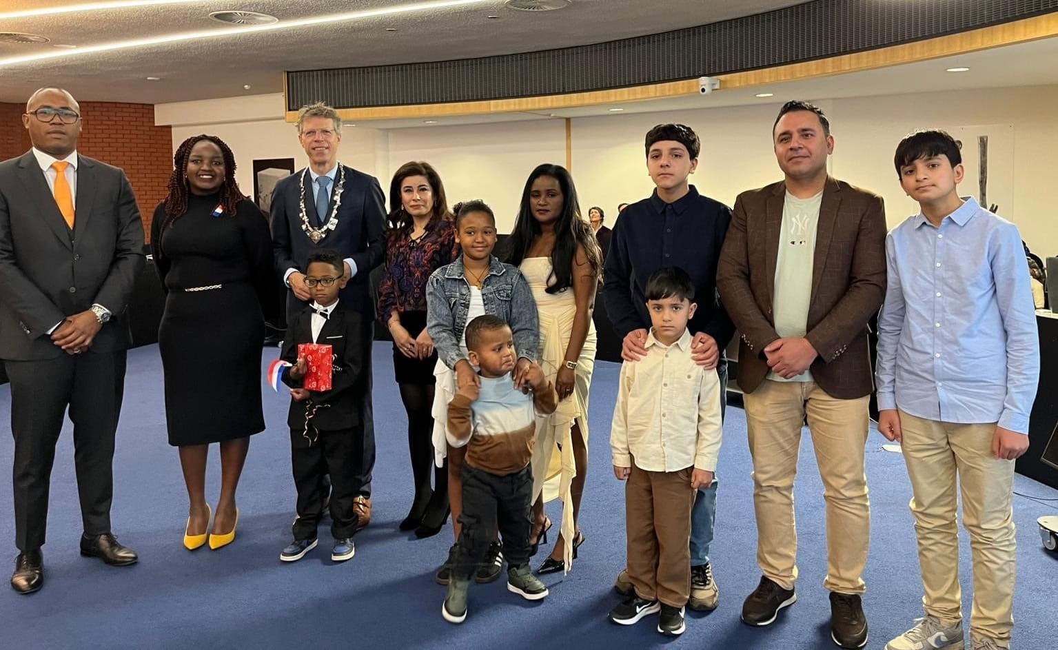 15 inwoners van gemeente Westerkwartier krijgen Nederlandse nationaliteit tijdens naturalisatiecerem