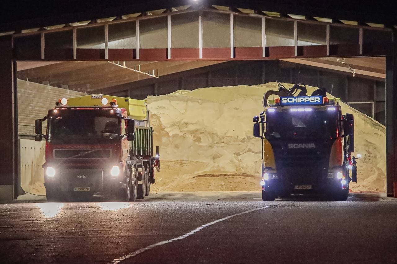 Code geel in Groningen en Drenthe; kans op gladheid door bevriezing van natte wegen