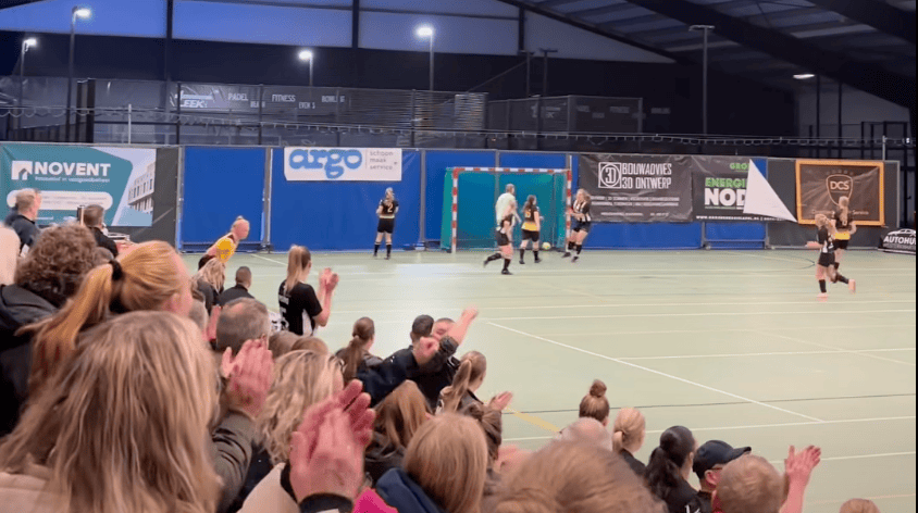 Eerste ronde vrouwentoernooi tijdens Leekster Voetbalgala: Roden, VEV’67 en Actief maken indruk