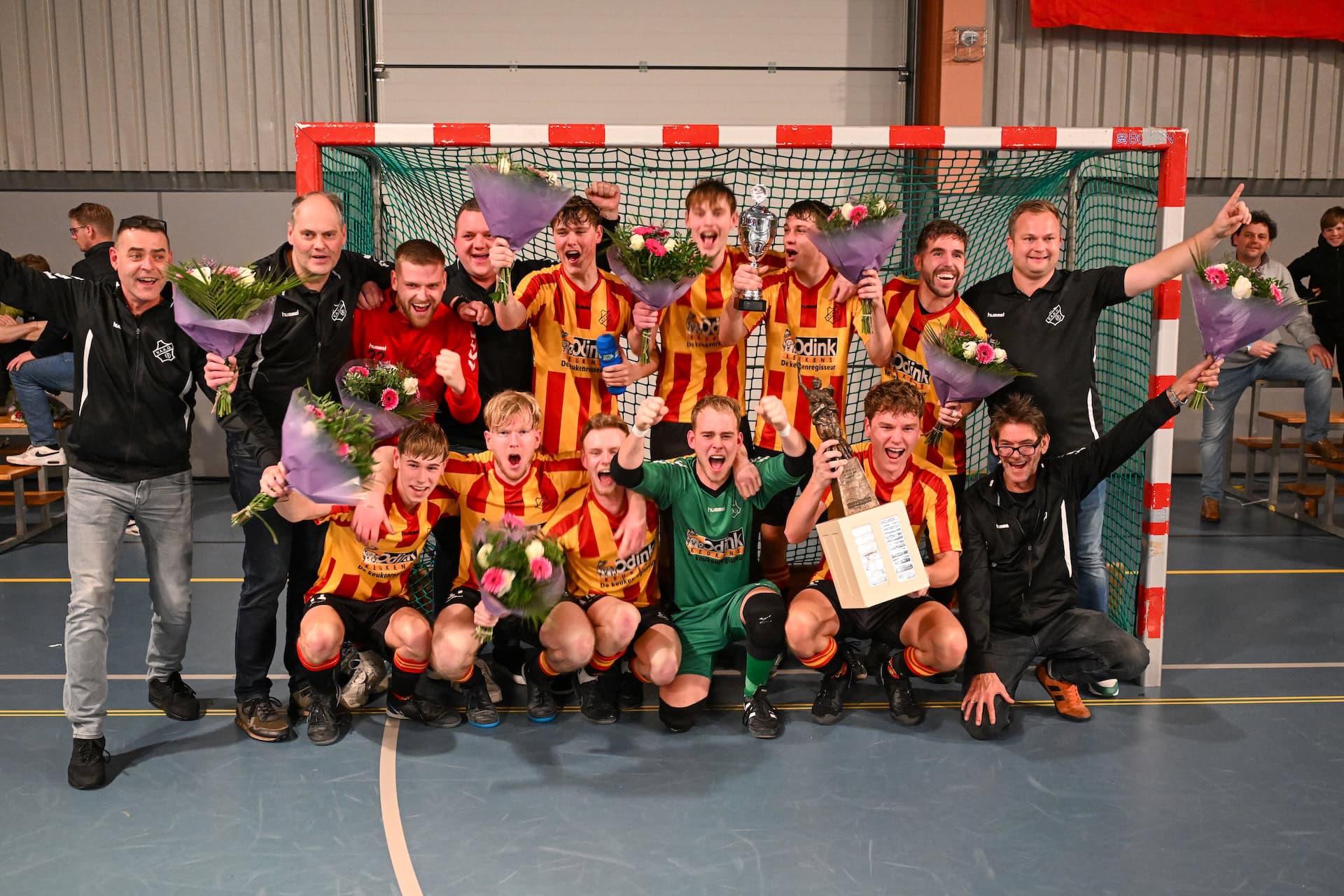 38ste Leekster Voetbalgala A-toernooi gewonnen door V.A.K.O., RWF winnaar B-toernooi en VEV’67 VR wi
