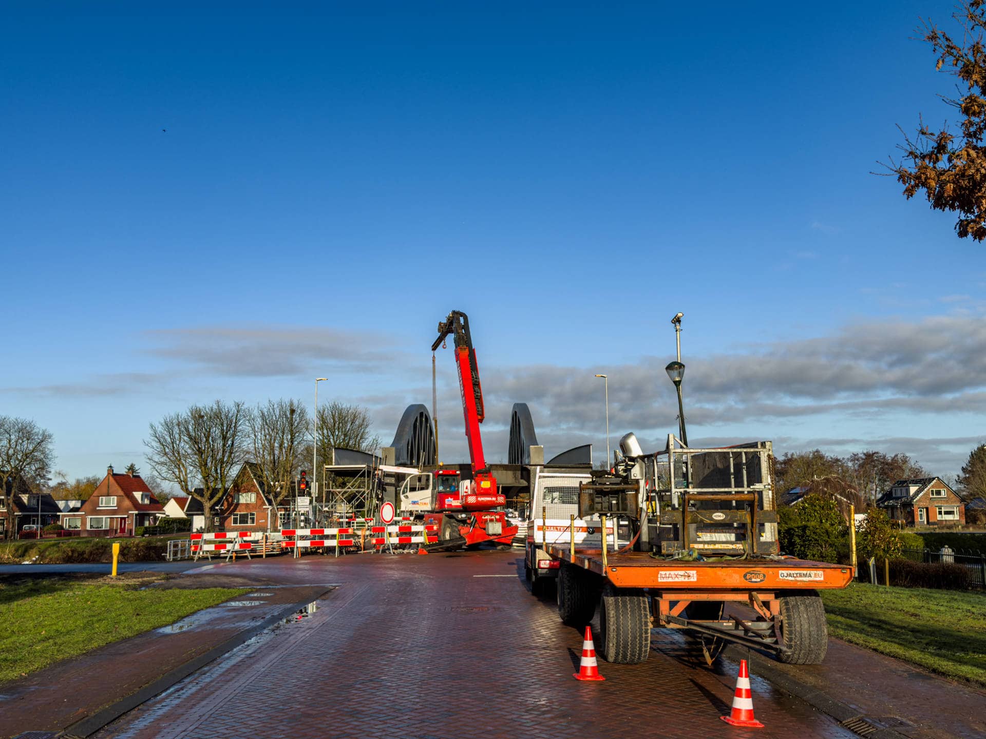 Brug Zuidhorn weer toegankelijk voor voetgangers en fietsers na afronden werkzaamheden hellingbanen