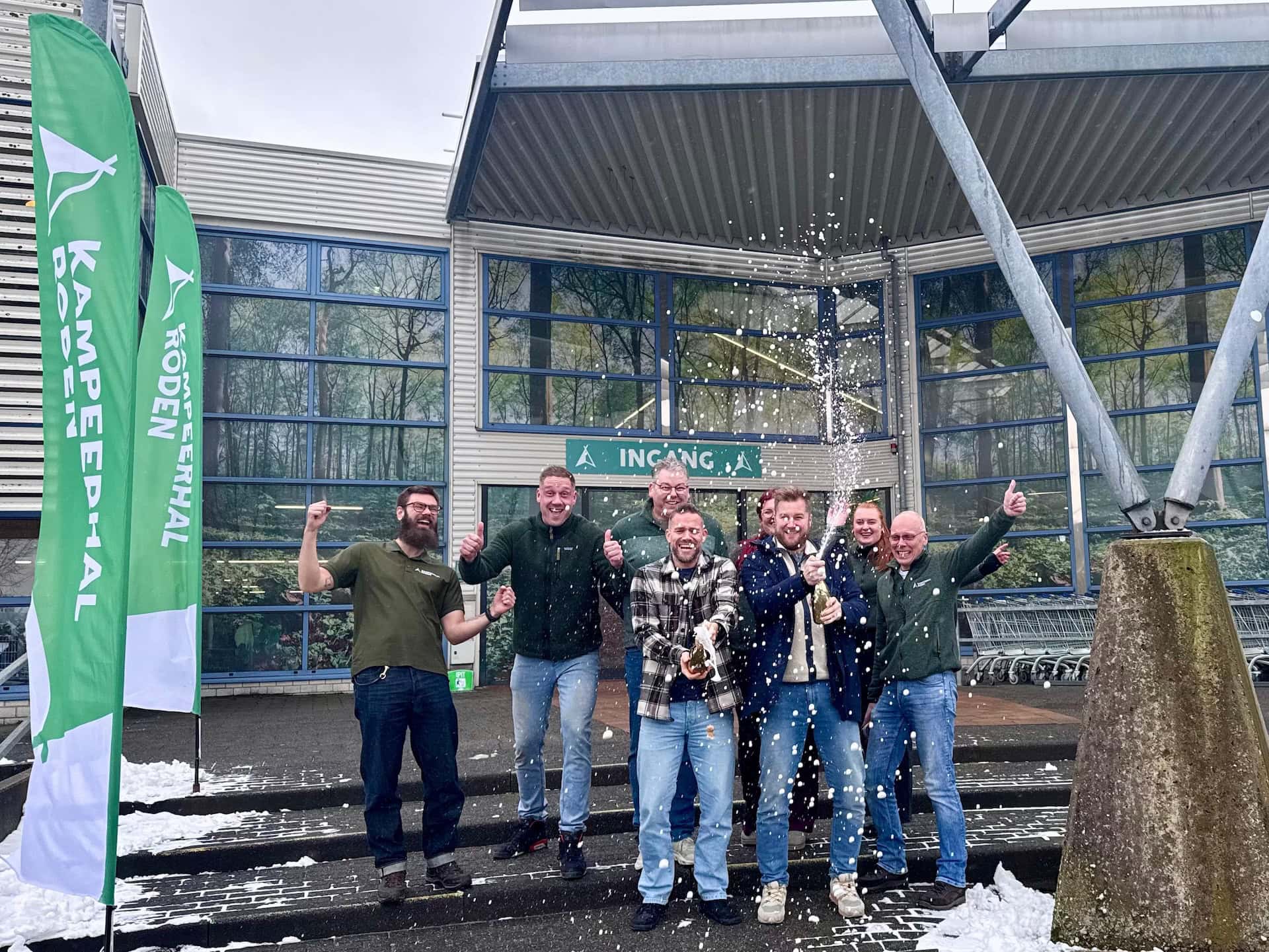 Kampeerhal Roden koopt eigen pand en breidt uit met grotere logistiek: 