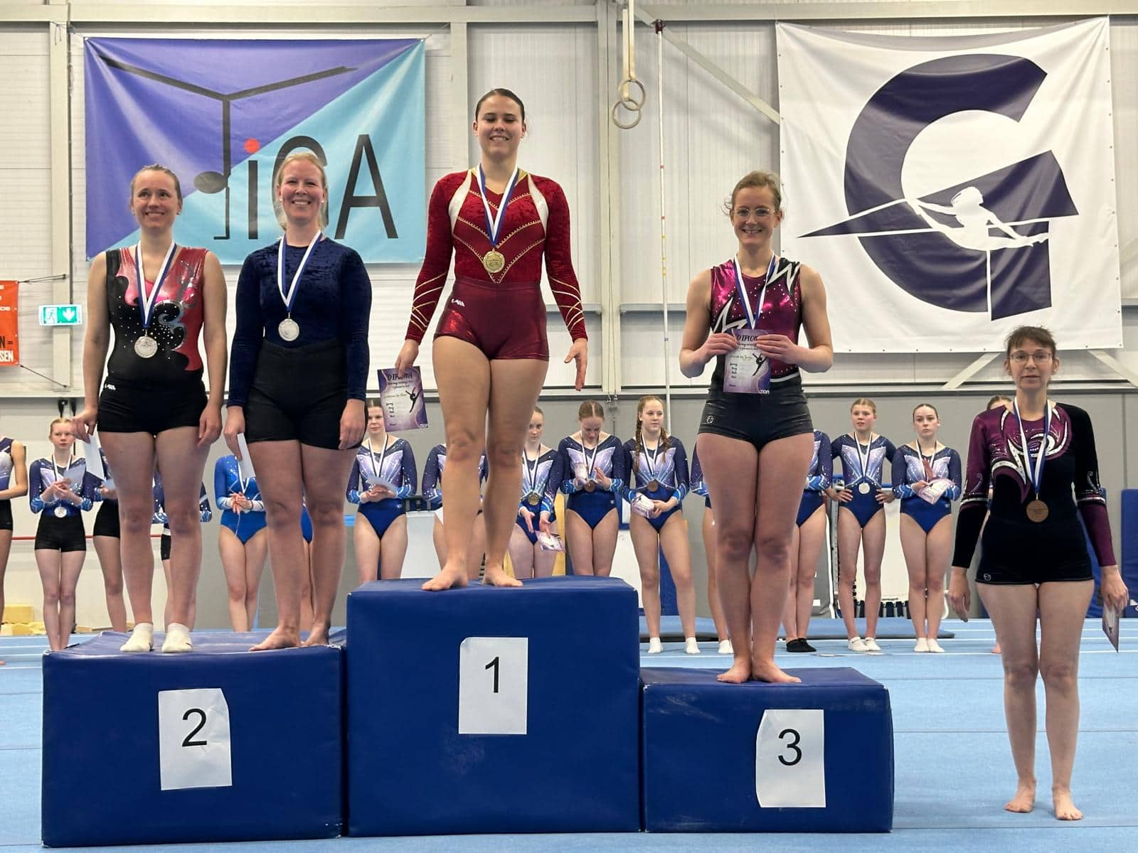 Kensi en Sophie clubkampioenen bij onderlinge wedstrijden turnvereniging