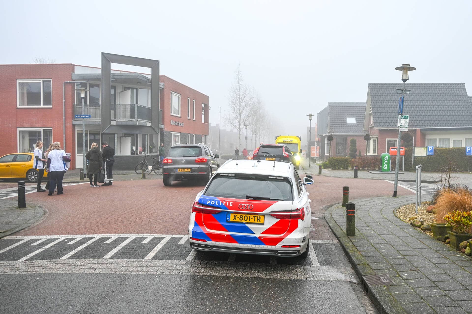 Aanrijding op Hoornweg Marum: fietsster gewond naar ziekenhuis
