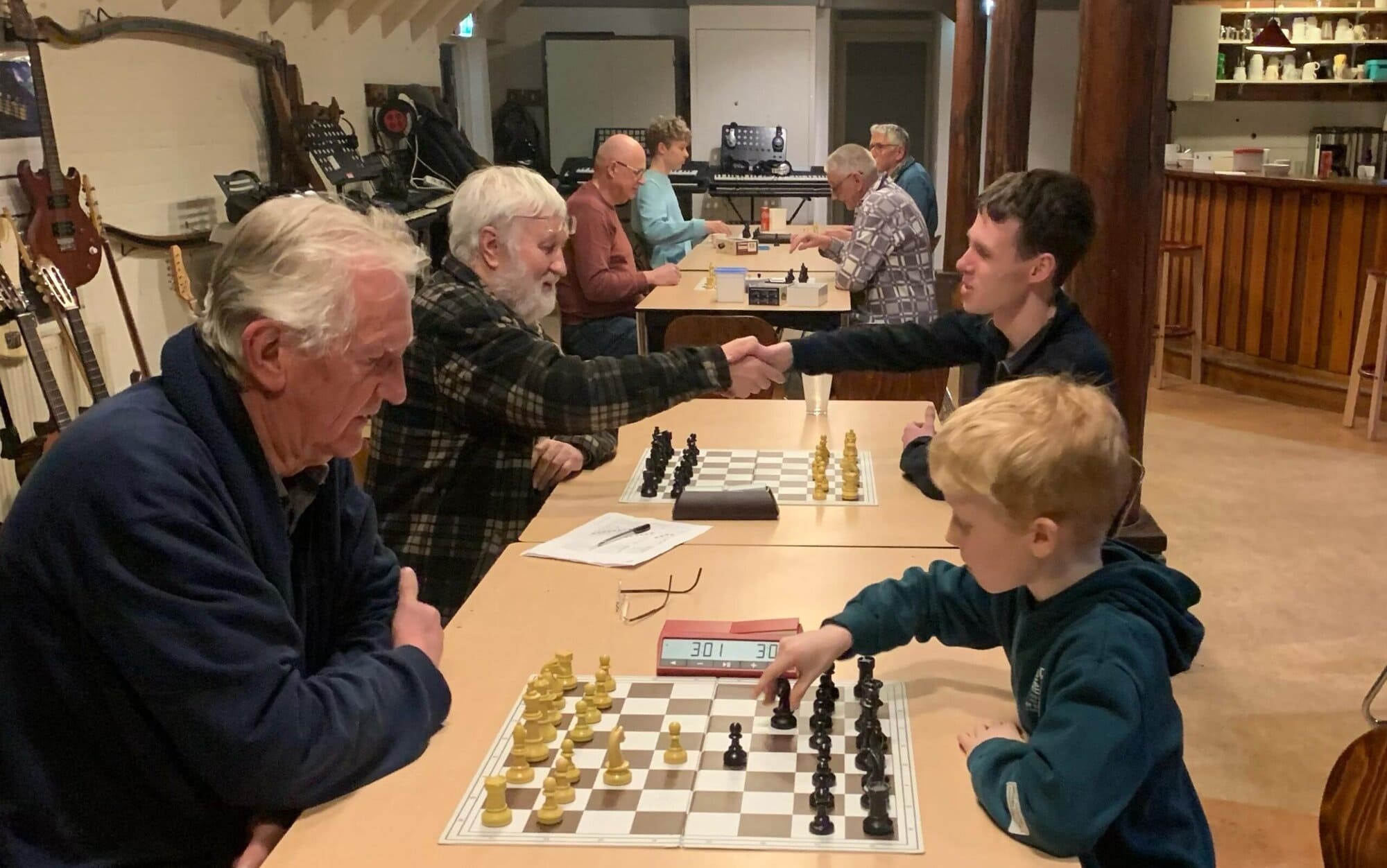 Achtjarige Frank Kloosterman verrast met tweede plaats bij snelschaken senioren