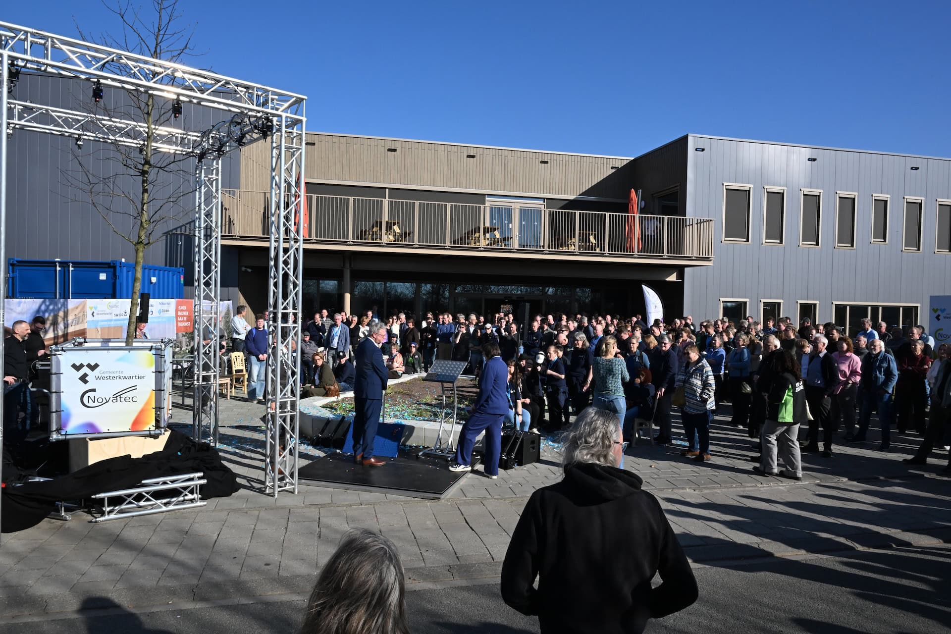 Novatec en Buitendienst Westerkwartier onder één dak: officiële opening Leeksterveld met medewerkers