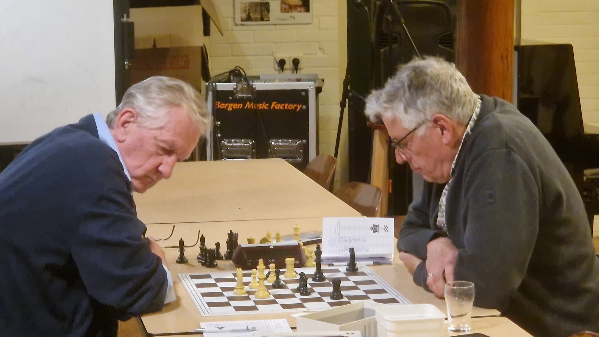 Praagman vergroot voorsprong in interne competitie Schaakclub Leek