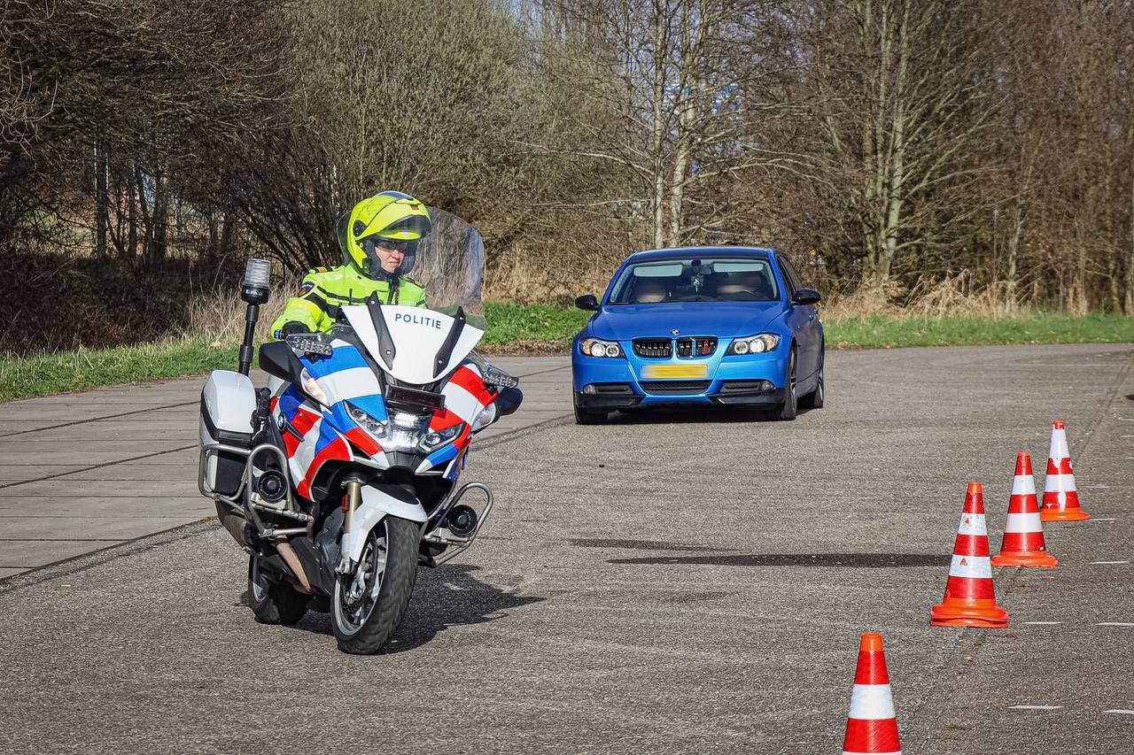 Het weekend van politie Westerkwartier: drugs, snelheidsovertredingen en een uitkleedpartij in Tolbe
