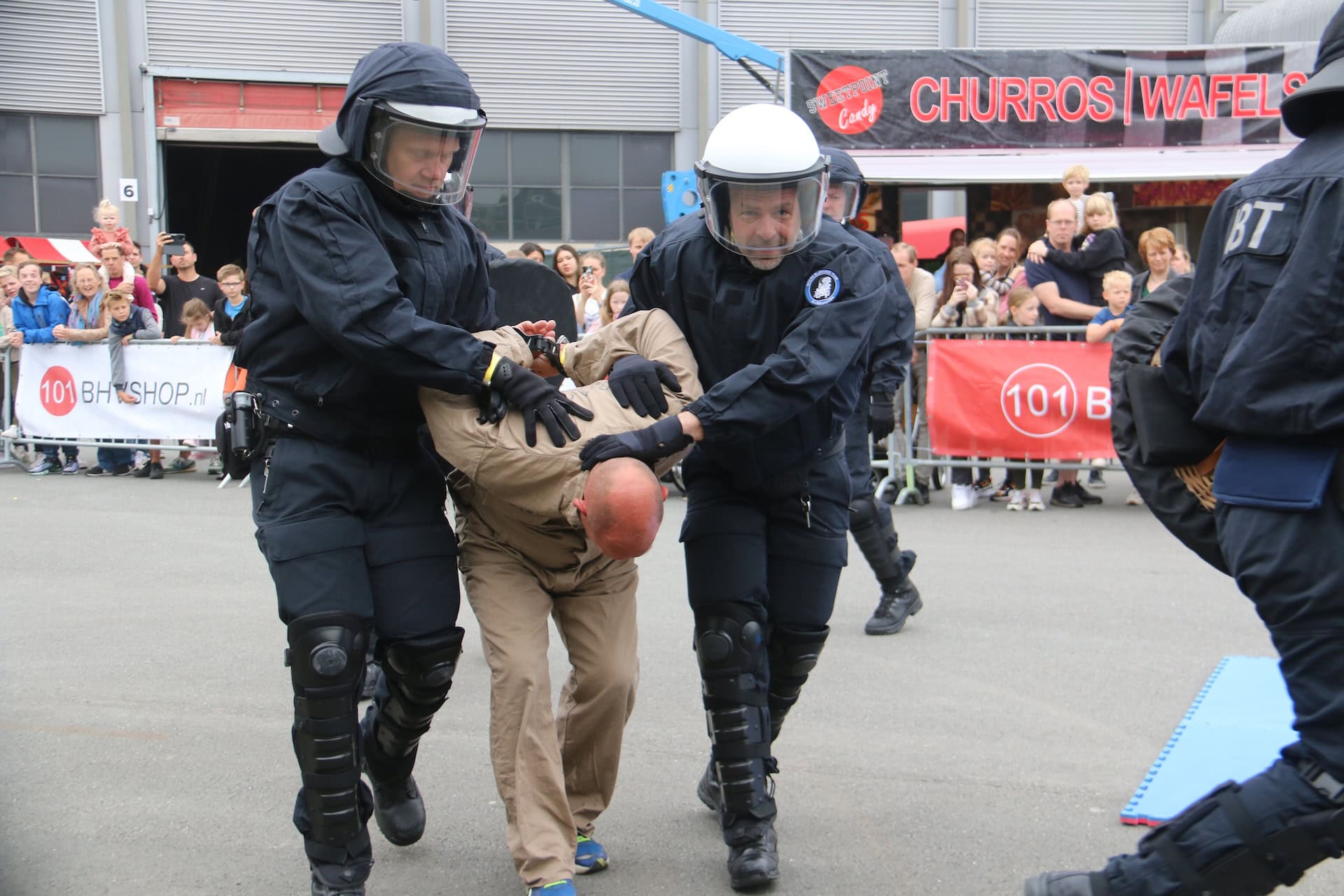 112GroningenDag keert terug naar Martiniplaza: demonstraties, klimwand en 51 instanties aanwezig (Vi