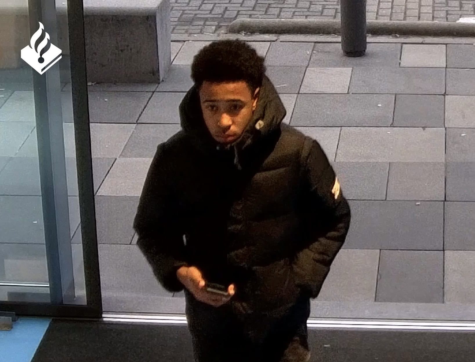 Vrouw (79) uit Leek slachtoffer van nepagent, pinpas en sieraden gestolen. Wie herkent deze man?