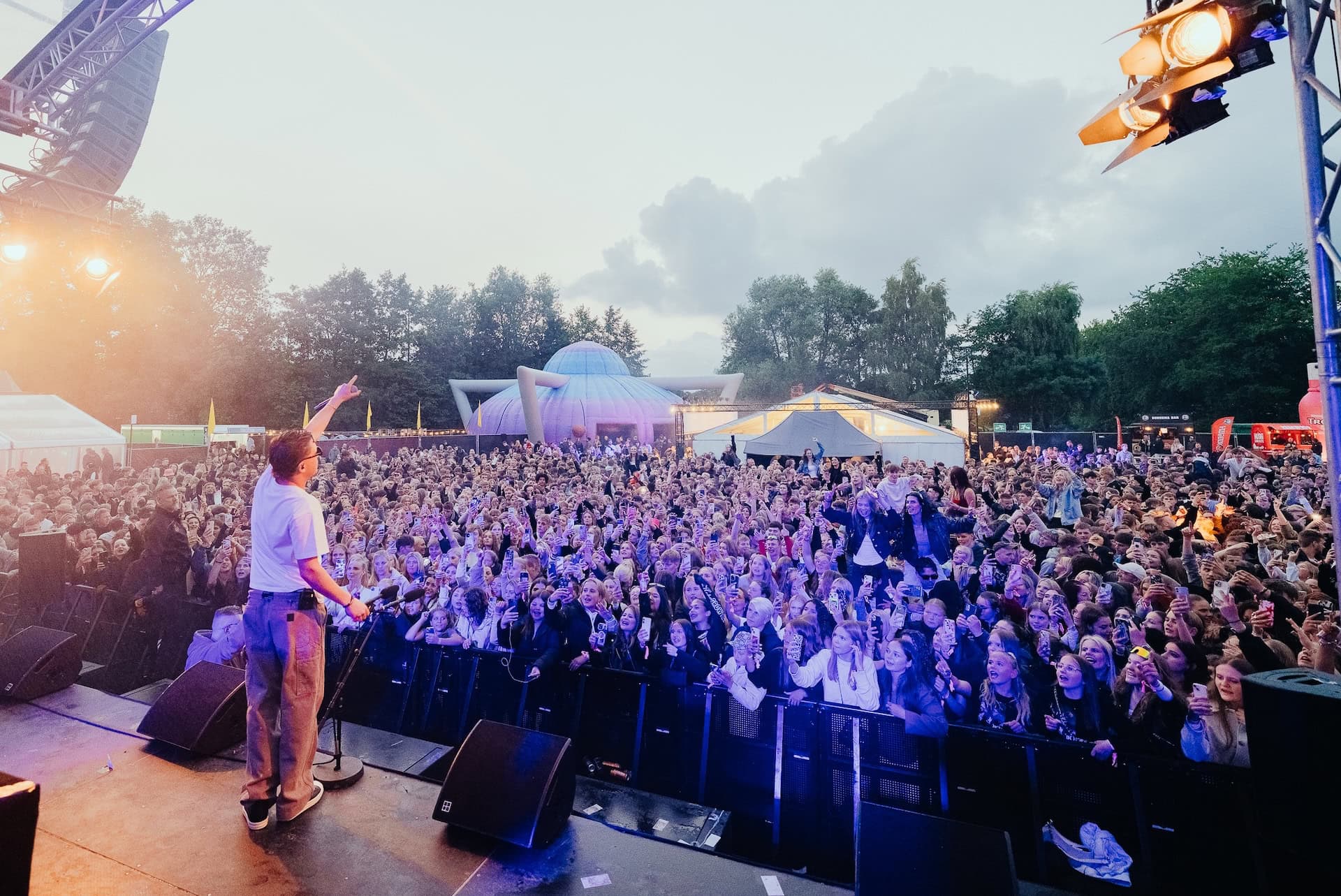 Voorverkoop weekendbandjes Flinke Pink in Leek gestart