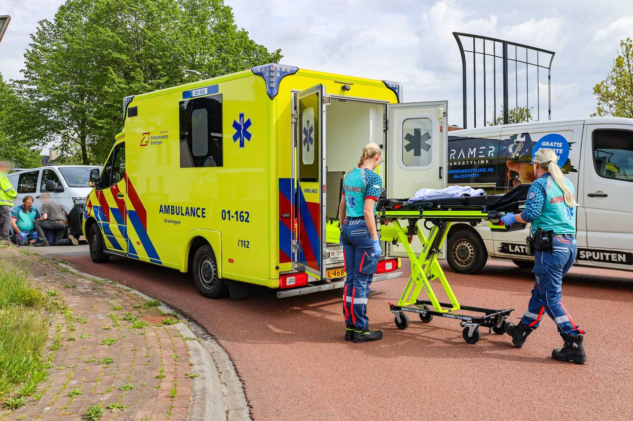 Fietser gewond na aanrijding met automobilist in Leek