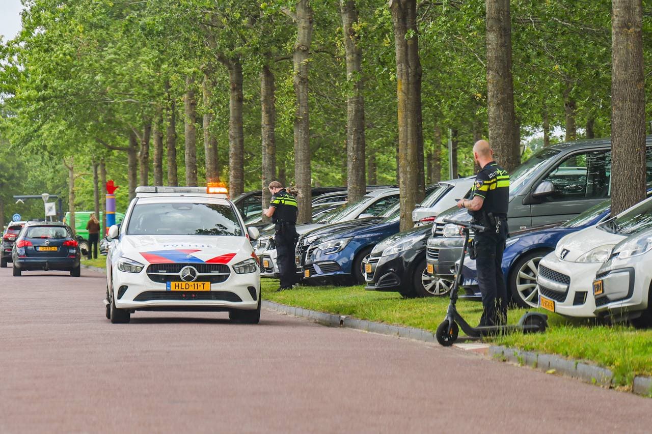Aanrijding tussen elektrische step en automobilist op de Knip in Leek