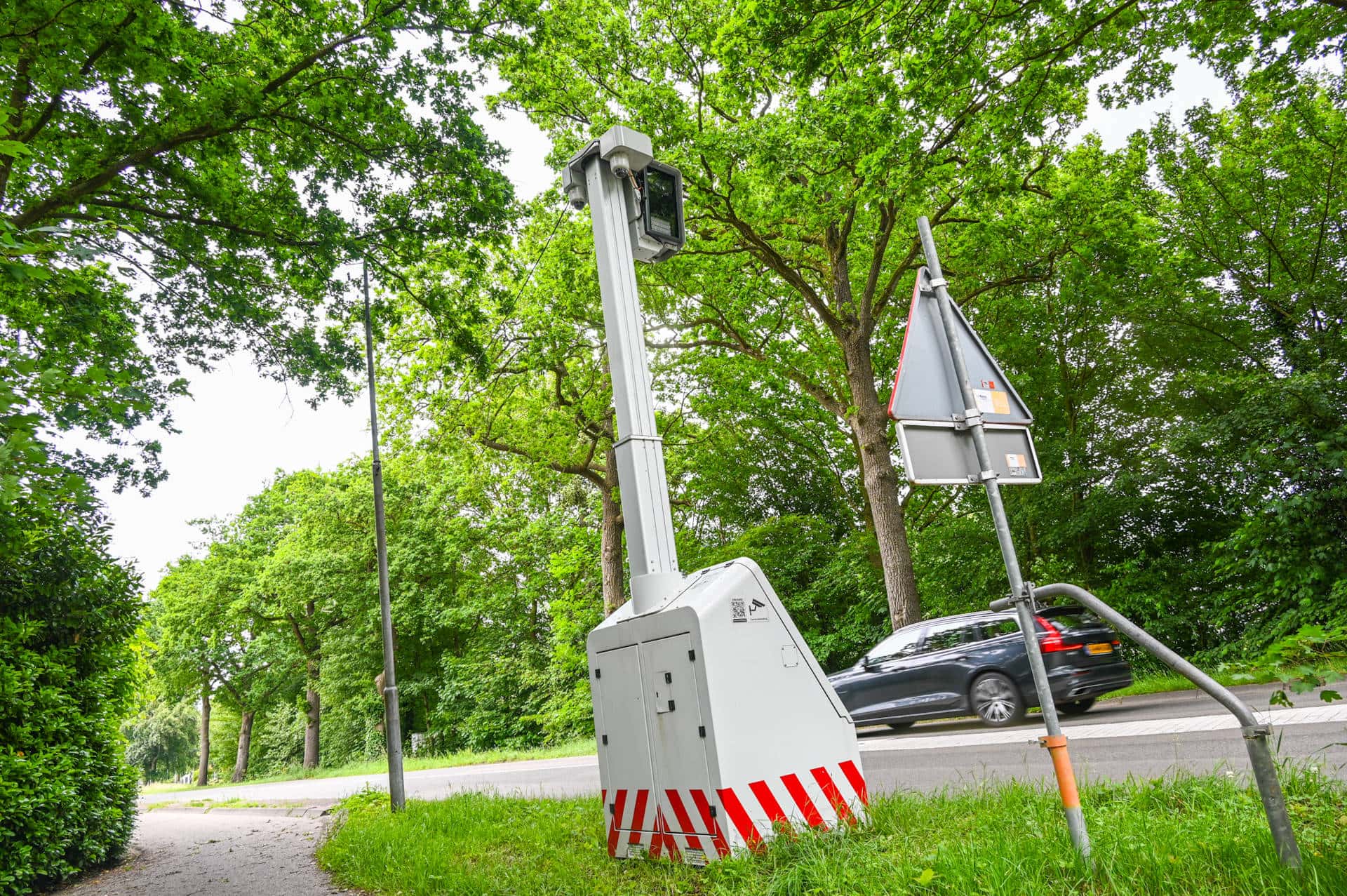 Best verdienende Flexflitser van Noord Nederland staat weer in Zevenhuizen: Twee flitsers langs één 