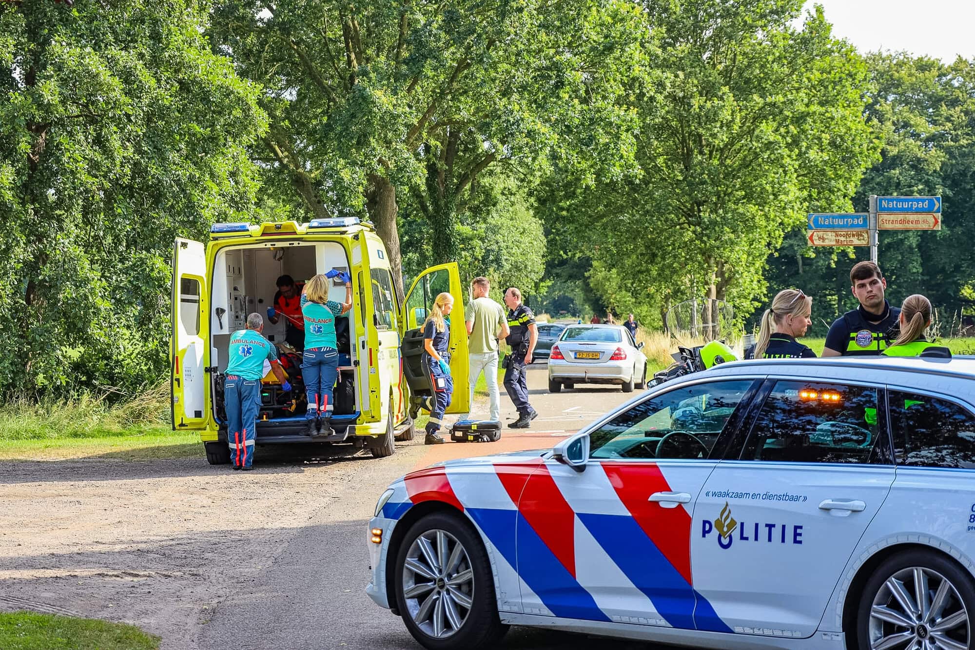 Brommerrijder ernstig gewond bij aanrijding in Opende