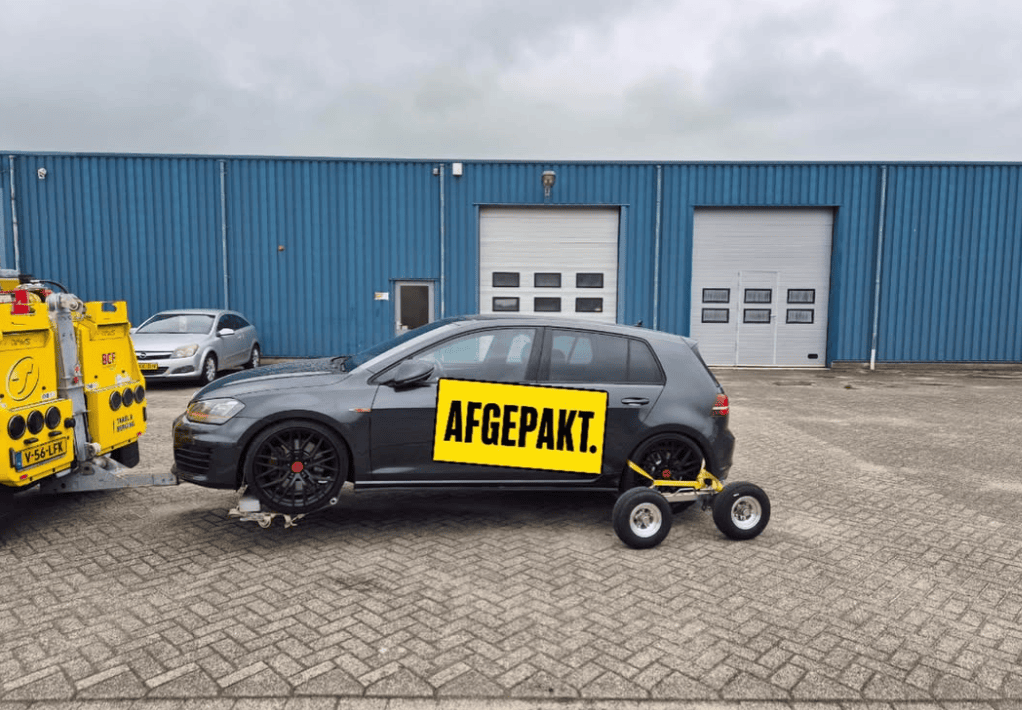 Auto en waterscooter in beslag genomen door politie na autobranden tijdens jaarwisseling 2024/2025